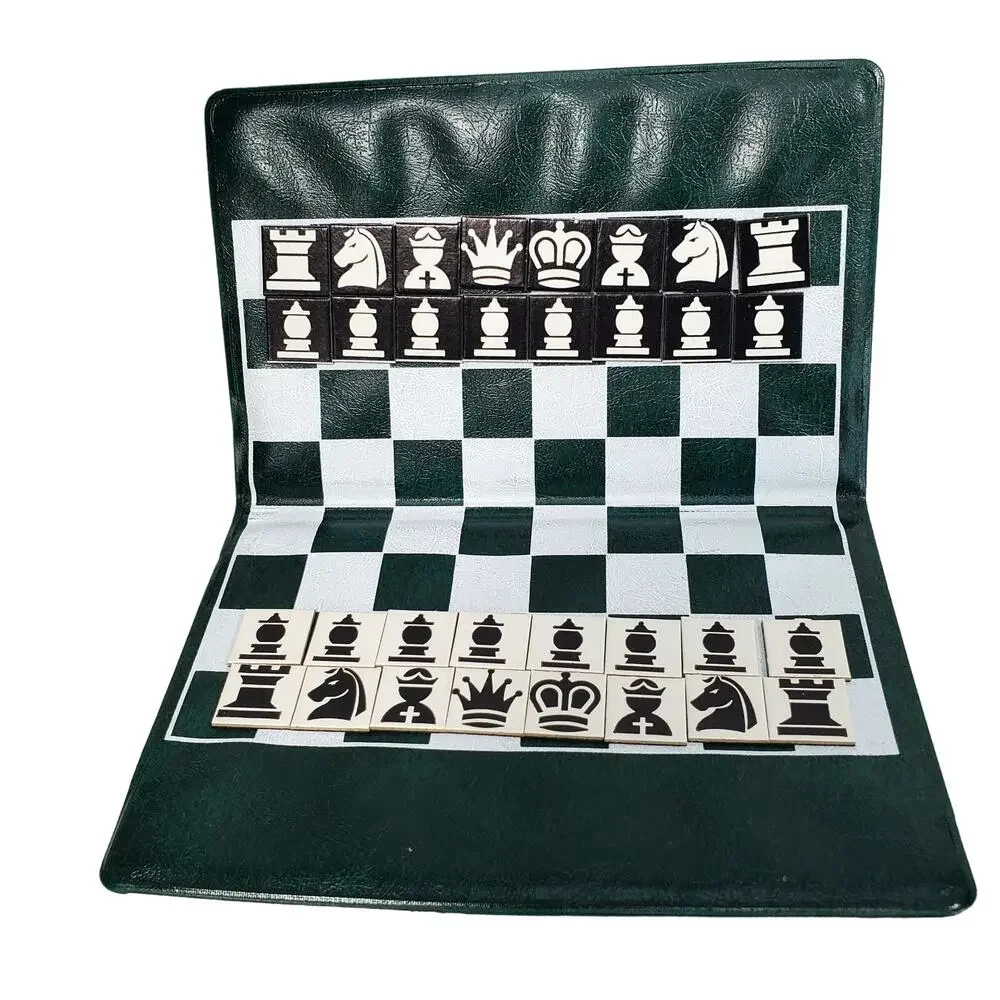Vtg Travel Magnetic Chess Hip Hugger Model No 514-7 Green Complete